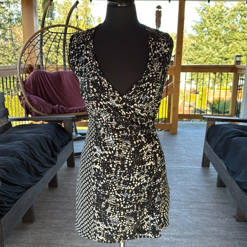 3 Stones | Sleeveless Wrap Dress